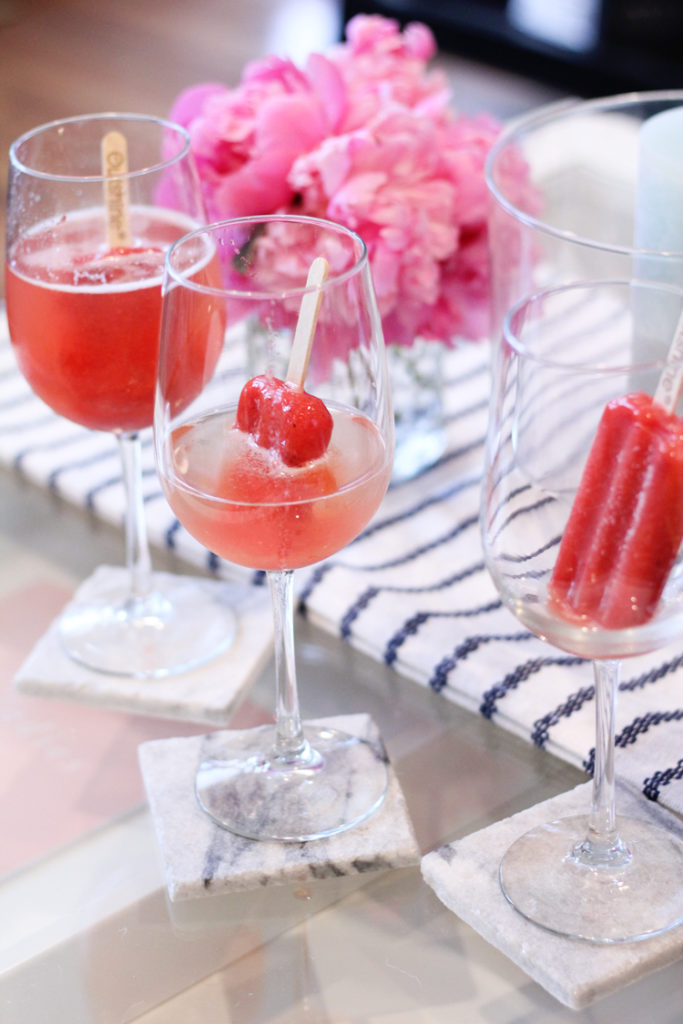 The perfet cocktail recipe for Galentine's Day with the girls