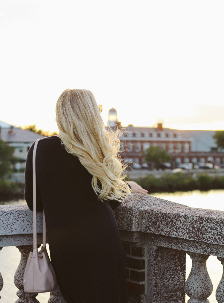 black outfit + fall in cambridge massachusetts