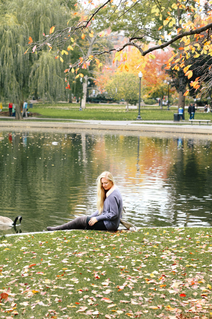 fall outfit in Boston at the Boston Public Garden