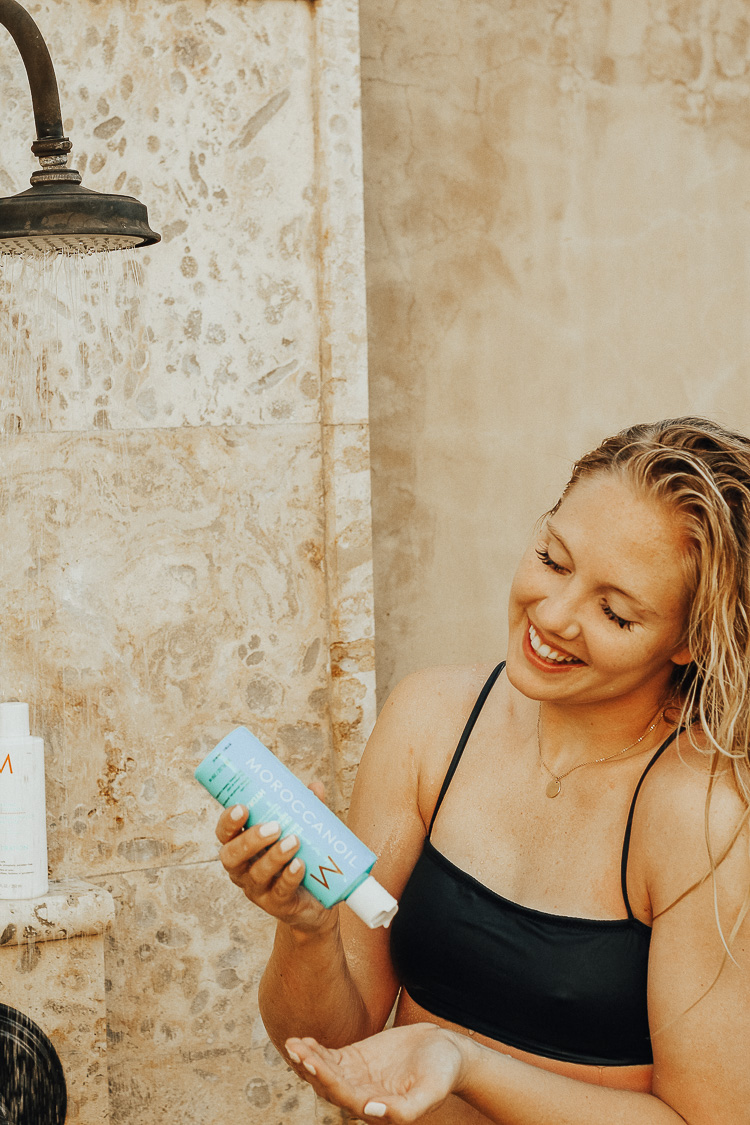 get hydrated hair with moroccanoil hydrating shampoo and conditioner hair products