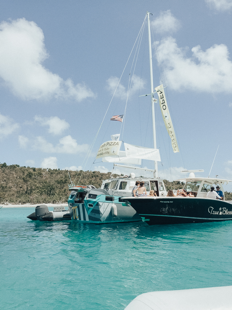 Pizza Pi VI | where to get pizza from a boat |pizza pi st john usvi | get pizza on a boat in the virgin islands | pizza from a boat st. thomas usvi | ny style pizza st. john usvi | 