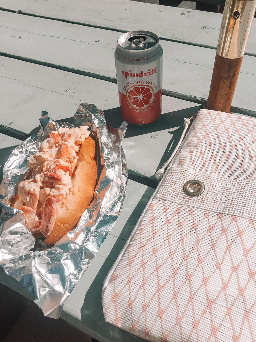 boston massachusetts travel guide | boston travel guide | boston guide | local's travel guide to boston | what to do in boston | where to eat in boston | what to see in boston | what you should do in boston | lobster rolls in boston | James Hook Lobster Company |