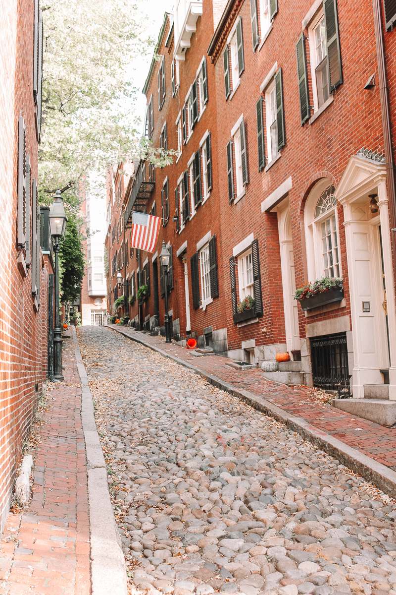 Boston Travel Guide | Boston Massachusetts | What to do in Boston | where to eat in Boston | everywhere you should go in Boston | Beacon Hill Boston | Acorn Street | Acorn Street Beacon Hill | Where to stay in Boston | Boston Massachusetts