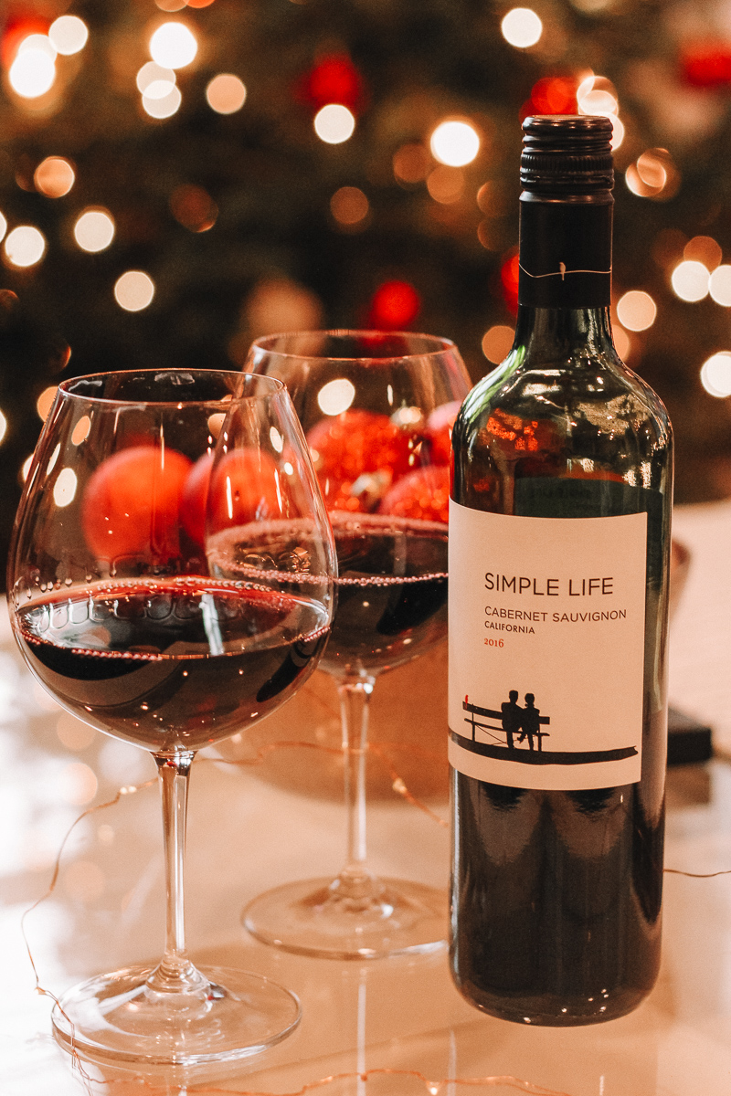 5 ways to simplify your life during the holidays | how to make life easier during the holidays | how to stress less during the holidays | simple life winery | simple life wine | 