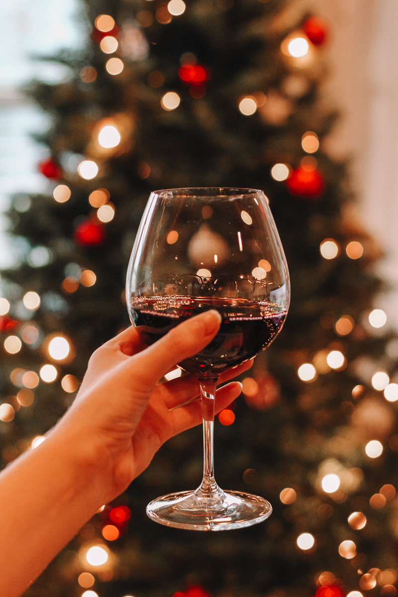 5 ways to simplify your life during the holidays | how to make life easier during the holidays | how to stress less during the holidays | simple life winery | simple life wine | 