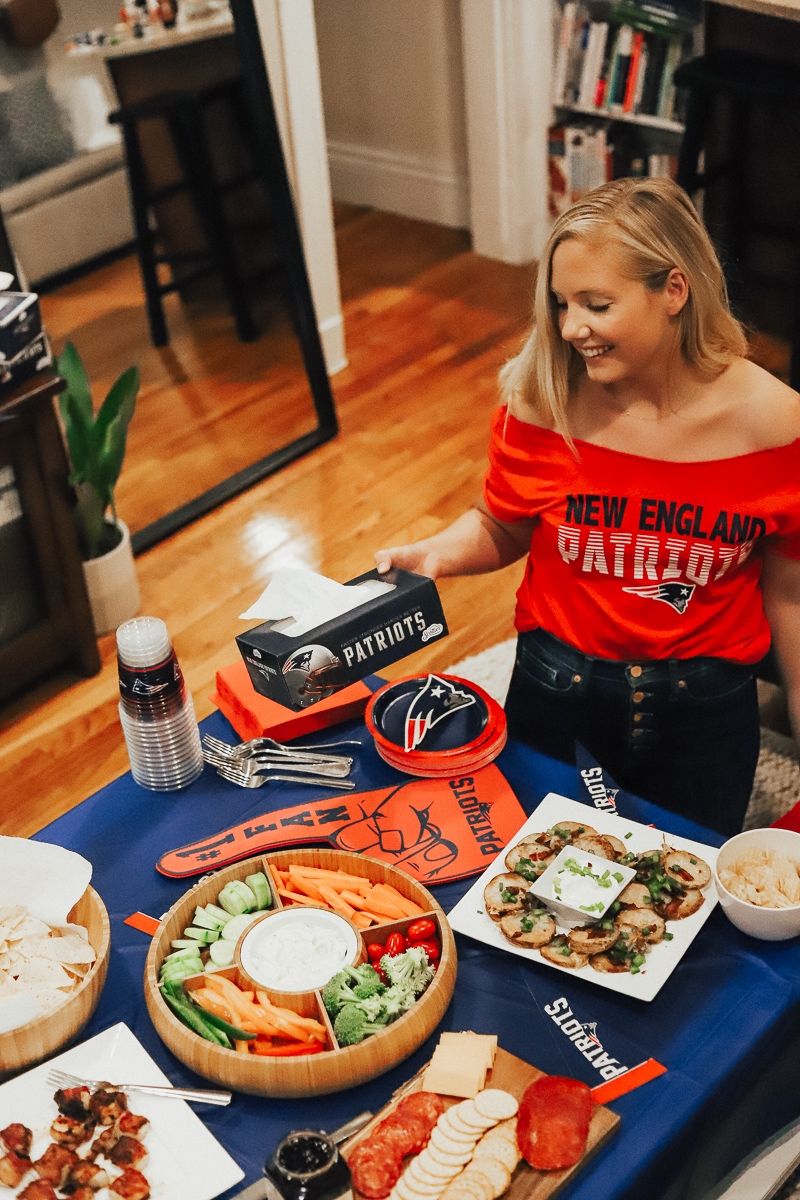 New England Patriots Game Day Party: How to Host Your Own Football Party, game day party, how to host a football party, what to make for a football party, scotties tissues, new england patriots scotties tissues |