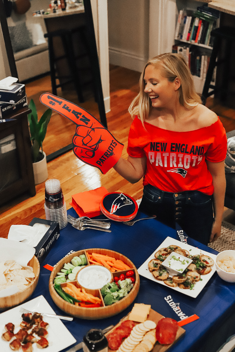 New England Patriots Game Day Party: How to Host Your Own Football Party, game day party, how to host a football party, what to make for a football party, scotties tissues, new england patriots scotties tissues |