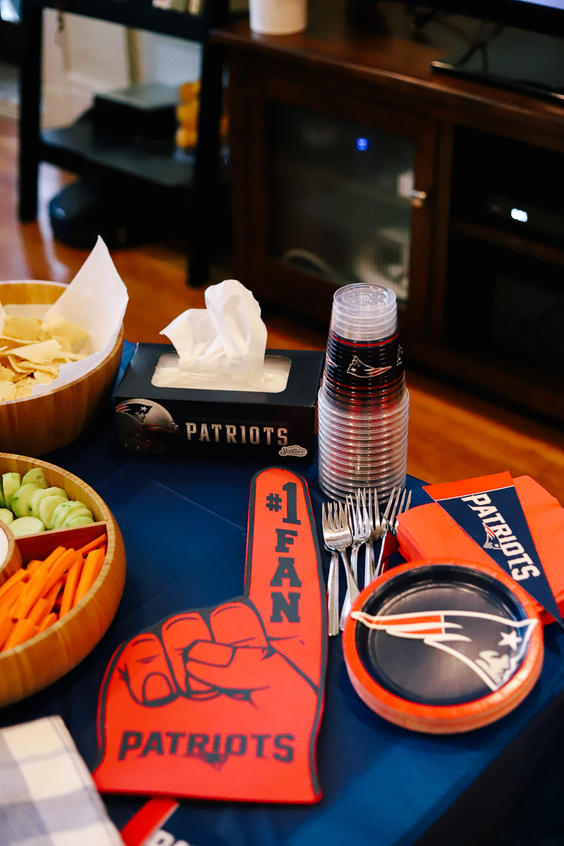 New England Patriots Game Day Party: How to Host Your Own Football Party, game day party, how to host a football party, what to make for a football party, scotties tissues, new england patriots scotties tissues | 