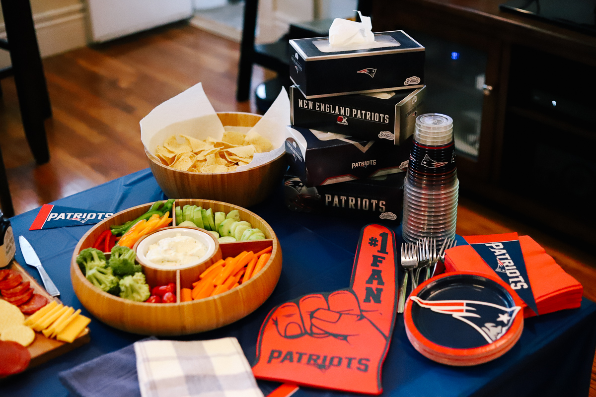 New England Patriots Game Day Party: How to Host Your Own Football Party, game day party, how to host a football party, what to make for a football party, scotties tissues, new england patriots scotties tissues |