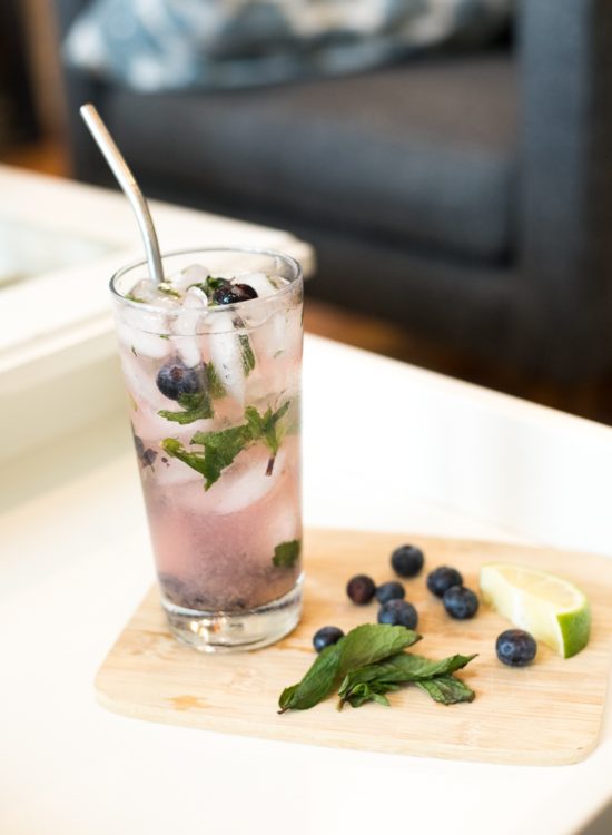 blueberry mojito recipe | the best mojito recipe | blueberry mojito cocktail recipe | the best summer cocktails | best cocktails for summer |