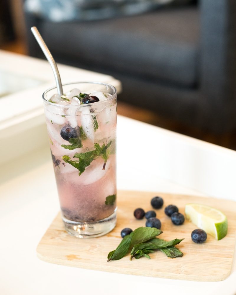 blueberry mojito recipe | the best mojito recipe | blueberry mojito cocktail recipe | the best summer cocktails | best cocktails for summer |