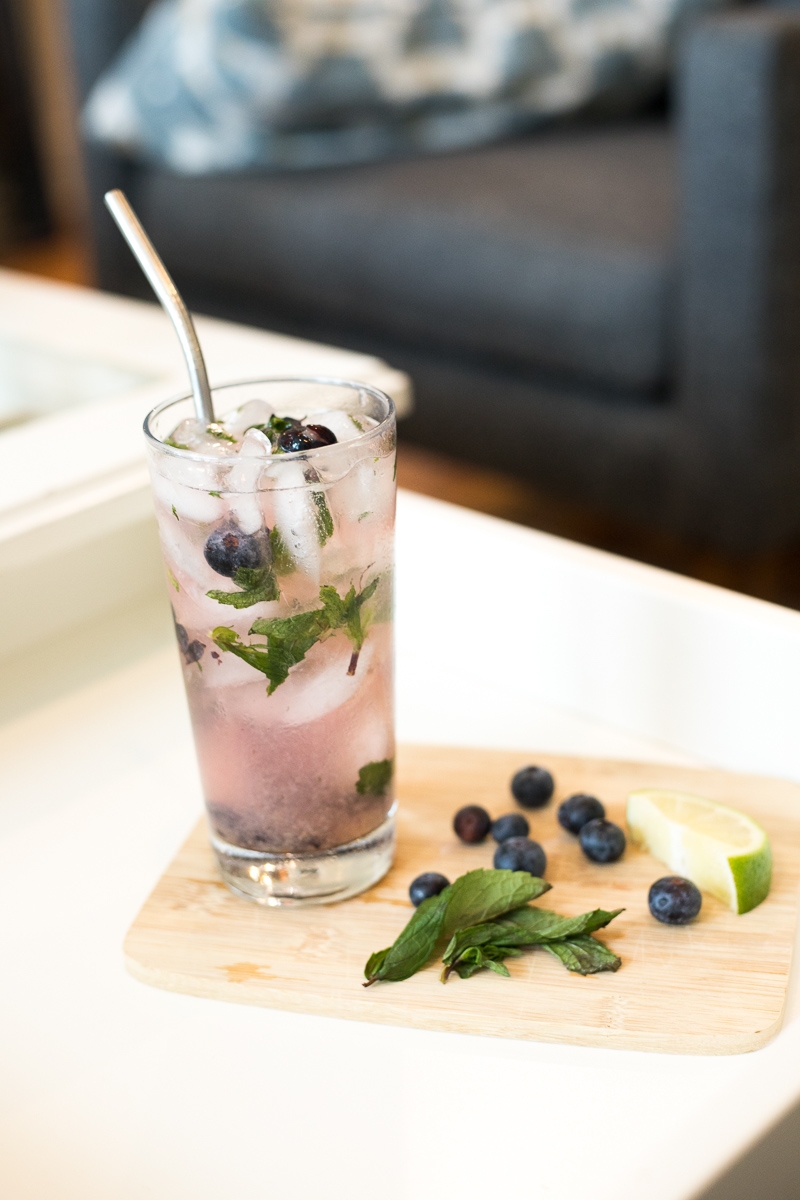 blueberry mojito recipe | the best mojito recipe | blueberry mojito cocktail recipe | the best summer cocktails | best cocktails for summer |