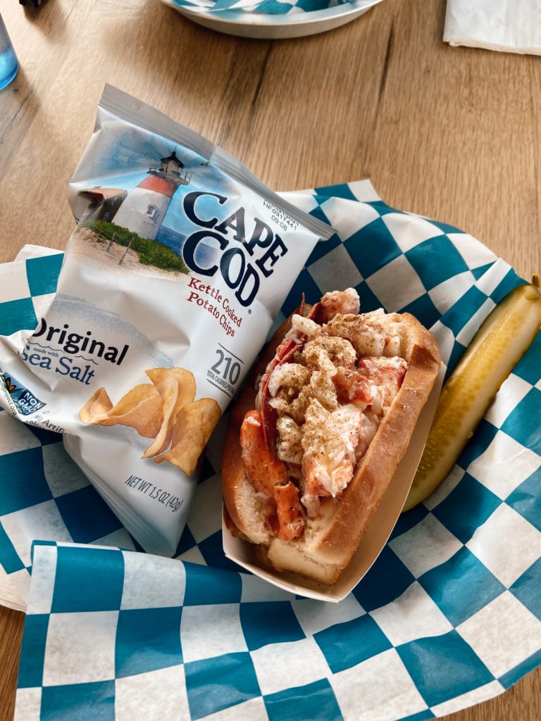 the best lobster rolls in portland maine | best lobster rolls in maine | Luke’s Lobster Portland Maine