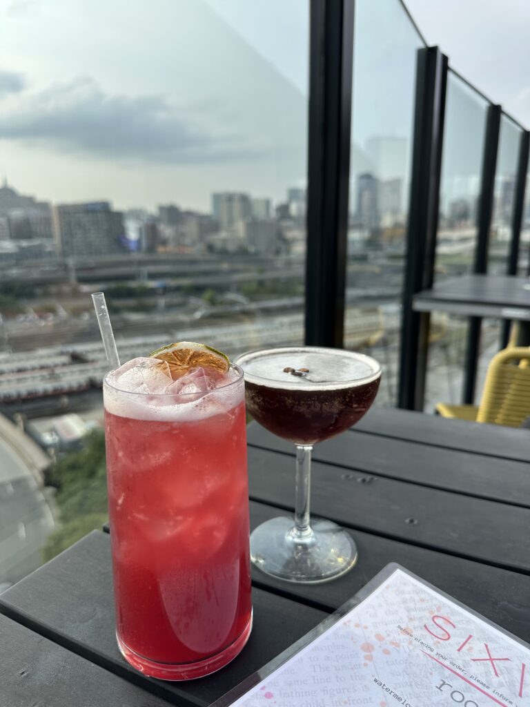 Cambria Hotel Boston rooftop bar | Six West Restaurant and Rooftop bar at Cambria Hotel Boston |